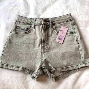Mom fit style jean shorts
